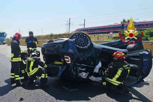 Incidente a Villarboit, un'auto si ribalta Incidente a Villarboit, un'auto si ribalta