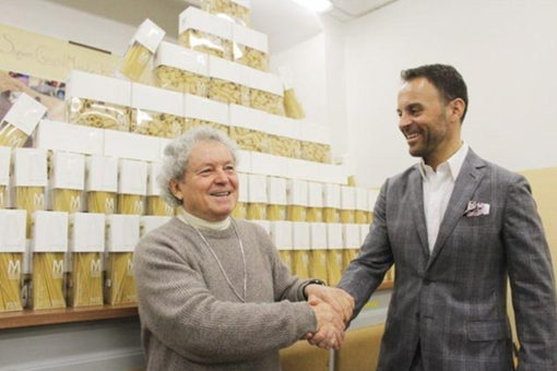 Mille fette di panettone per la mensa dei poveri