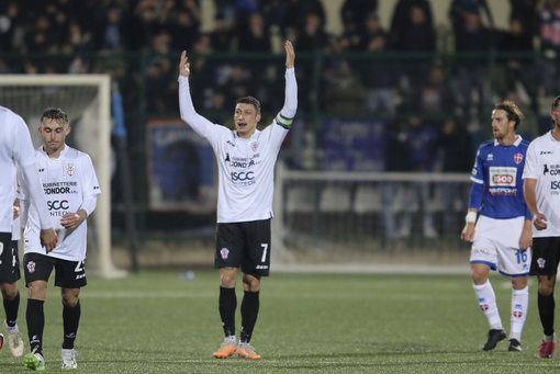 Mustacchio, gran serata la sua Mustacchio, gran serata la sua