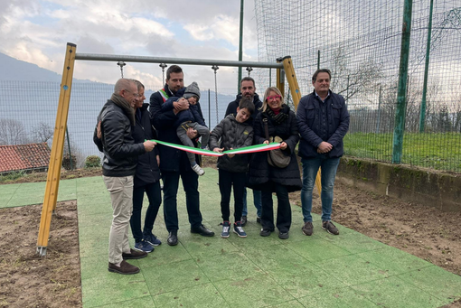 Mantenuta la promessa alla piccola Lucia: ora Foresto ha il suo parco giochi