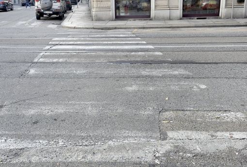 Segnaletica, al via il rifacimento di attraversamenti pedonali e stop Segnaletica, al via il rifacimento di attraversamenti pedonali e stop