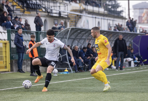 Piram autore del cross per il gol dell'1 a 1 firmato da Comi Piram autore del cross per il gol dell'1 a 1 firmato da Comi