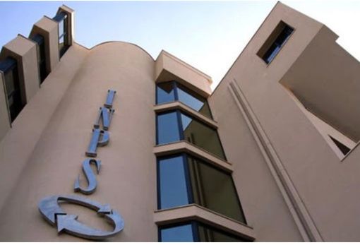 L'Inps toglie la pensione a una 70enne "deceduta", ma lei è viva L'Inps toglie la pensione a una 70enne "deceduta", ma lei è viva