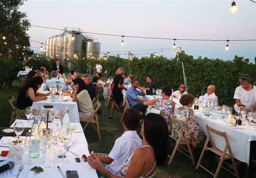 Castel Rocchero: tutto esaurito per il viaggio gastronomico tra musica e sapori con gli Chef Alessio e Giovanna dell’Enosteria Semi di Vino di Ricaldone Castel Rocchero: tutto esaurito per il viaggio gastronomico tra musica e sapori con gli Chef Alessio e Giovanna dell’Enosteria Semi di Vino di Ricaldone