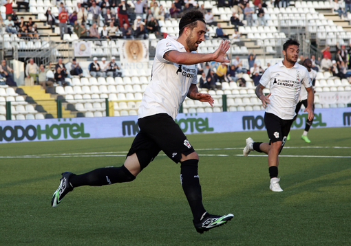 Arrighini dopo il gol (F. Lussoso)