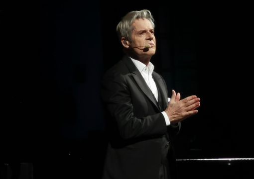 Claudio Baglioni nella sua precedente tappa vercellese Claudio Baglioni nella sua precedente tappa vercellese