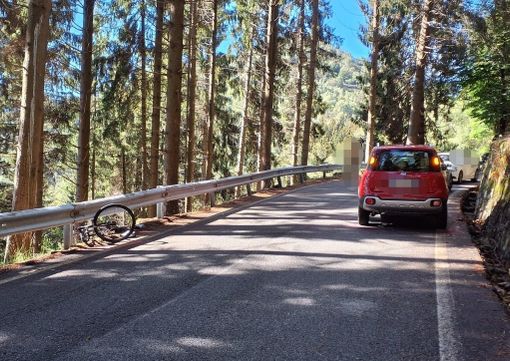 Sbalzato dalla bici sulla Panoramica Zegna: è grave
