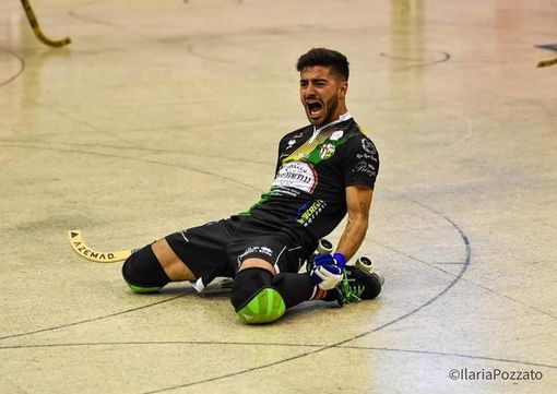 Nella foto di Ilaria Pozzato, Giorgio Maniero esulta dopo aver messo a segno una rete