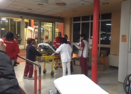 Pronto soccorso e reparti in affanno: il Sant'Andrea sospende gli interventi programmati Pronto soccorso e reparti in affanno: il Sant'Andrea sospende gli interventi programmati