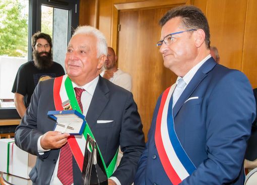 Tra Rovasenda e Pontcharra 50 anni di incontri, scambi, cultura Tra Rovasenda e Pontcharra 50 anni di incontri, scambi, cultura