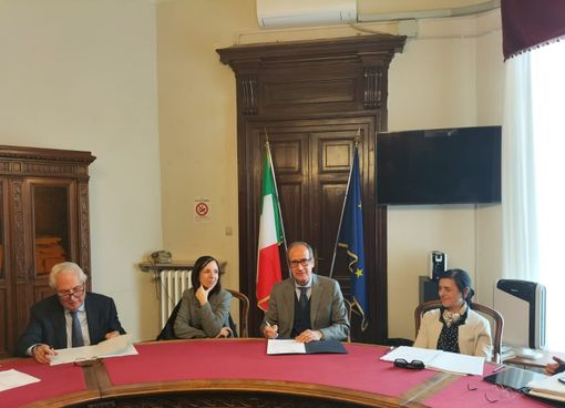 Controlli rafforzati sulle strade, nei luoghi di ritrovo e nelle zone a rischio: il piano sicurezza per le festività