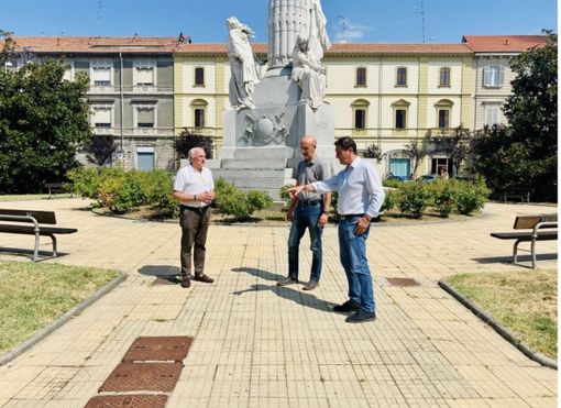 Piazza Paietta, nuova pavimentazione attorno al monumento Piazza Paietta, nuova pavimentazione attorno al monumento