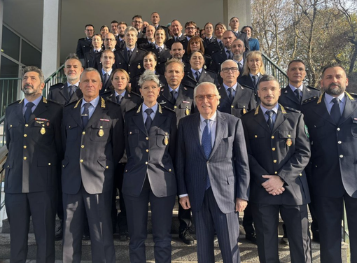 Scheda ai vigili urbani: «Siete sotto organico, ma le gente vi vuole in strada» Scheda ai vigili urbani: «Siete sotto organico, ma le gente vi vuole in strada»