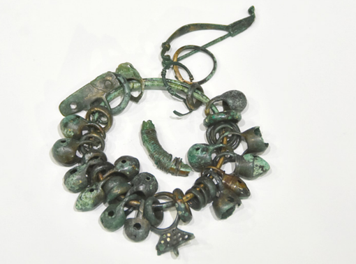 C'è una necropoli che restituisce tesori (esposti a Torino)