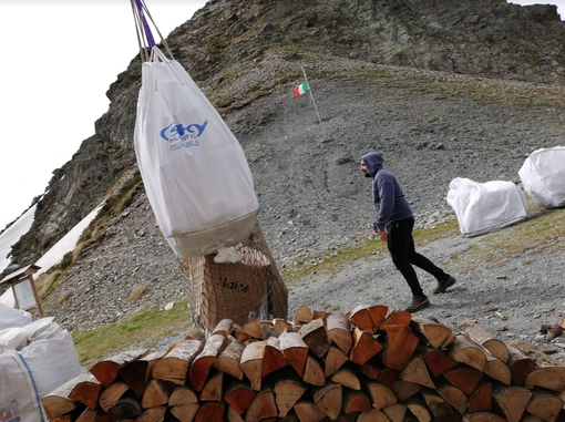 Simone, 23 anni e la passione per la montagna: "Così rinasce l'Ospizio Sottile" Simone, 23 anni e la passione per la montagna: "Così rinasce l'Ospizio Sottile"