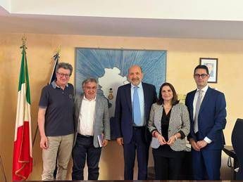 Sla, Regione Basilicata e Aisla insieme a sostegno di pazienti e famiglie Sla, Regione Basilicata e Aisla insieme a sostegno di pazienti e famiglie