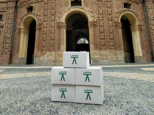 Da oltre novant’anni, Latuta è il punto di riferimento per l’acquisto di abbigliamento da lavoro personalizzabile Da oltre novant’anni, Latuta è il punto di riferimento per l’acquisto di abbigliamento da lavoro personalizzabile