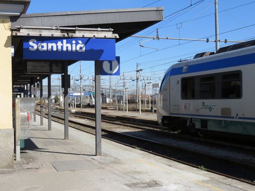 Treni, lavori tra Santhià e Vercelli: arrivano i bus Treni, lavori tra Santhià e Vercelli: arrivano i bus