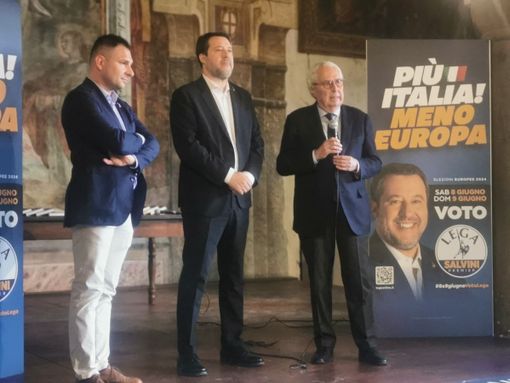Salvini al Dugentesco: le elezioni, l'omaggio ai nonni e la promozione del libro Salvini al Dugentesco: le elezioni, l'omaggio ai nonni e la promozione del libro