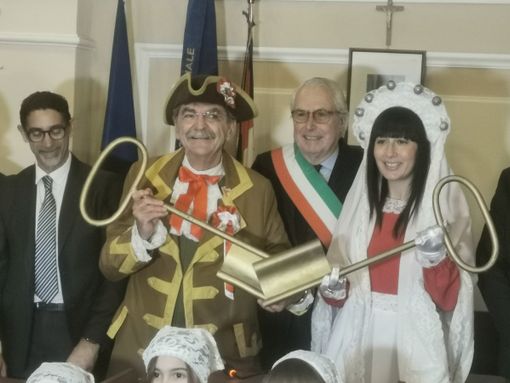 Chiavi in mano alle maschere e discorso in rima per il Bicciolano - foto Chiavi in mano alle maschere e discorso in rima per il Bicciolano - foto