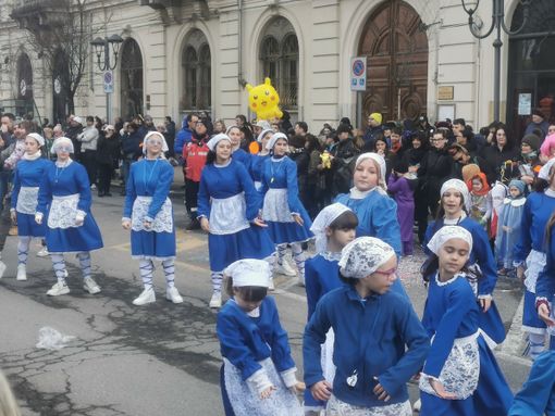 Carnevale: le immagini della prima sfilata