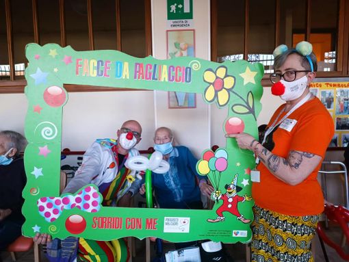Pomeriggio con i clown per gli ospiti della Rsa di Albano Pomeriggio con i clown per gli ospiti della Rsa di Albano