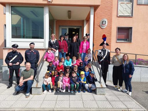 Arborio, i bimbi della materna ospiti della Stazione Carabinieri