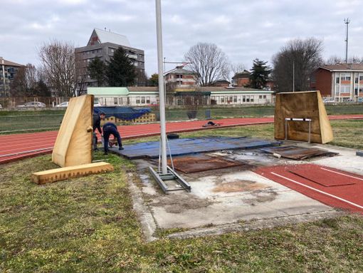 Campo Coni, al via la posa delle nuove attrezzature