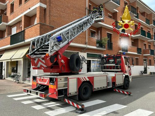 Soccorso a due persone in difficoltà bloccate in casa Soccorso a due persone in difficoltà bloccate in casa