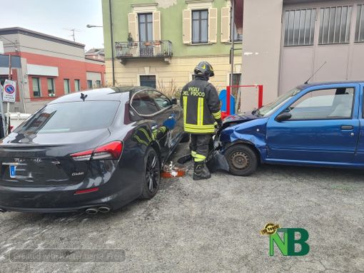 Spostando un'auto (non sua) ne danneggia altre due Spostando un'auto (non sua) ne danneggia altre due