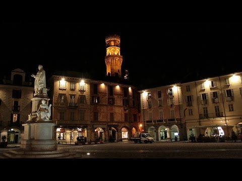 Vercelli "spegne" piazza Cavour e Torre dell'Angelo