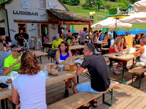 Agosto a Domobianca365: un mese di musica, sport e gastronomia Agosto a Domobianca365: un mese di musica, sport e gastronomia