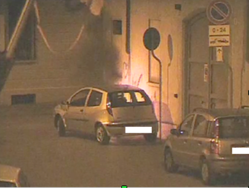 Incendiano tre auto per far dispetto alle ex fidanzate - FOTOGALLERY Incendiano tre auto per far dispetto alle ex fidanzate - FOTOGALLERY