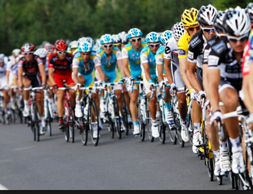 Passa la Milano-Torino di ciclismo: attenzione alle strade chiuse al traffico Passa la Milano-Torino di ciclismo: attenzione alle strade chiuse al traffico