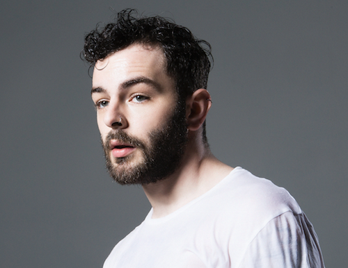 Musica, cyberbullismo e alienazione digitale: Lorenzo Fragola incontra gli studenti