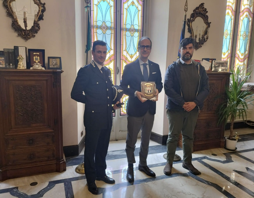 Gli auguri del Prefetto al nuovo Comandante della Polizia Penitenziaria Luca De Santis Gli auguri del Prefetto al nuovo Comandante della Polizia Penitenziaria Luca De Santis