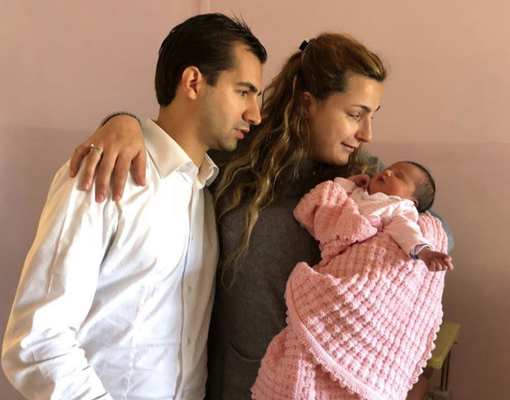 La foto di Davide, Veronica e Sveva diffusa dall'Asl di Vercelli