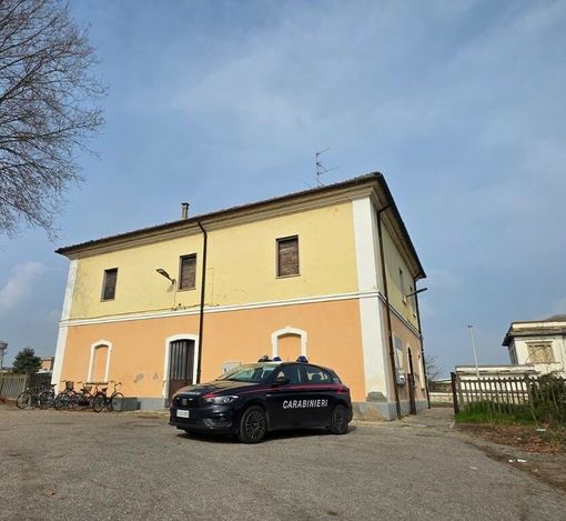 Palestro, treno fermo per un 25enne senza biglietto: denunciato dai Carabinieri