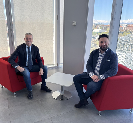 Ll’Assessore alla Sanità Federico Riboldi e il Consigliere regionale Carlo Riva Vercellotti durante l’incontro di Torino, nella mattinata di lunedì 31 marzo, per definire le modalità di comunicazione all’Asl di Vercelli del parere favorevole della Cabina di Regia HTA. Ll’Assessore alla Sanità Federico Riboldi e il Consigliere regionale Carlo Riva Vercellotti durante l’incontro di Torino, nella mattinata di lunedì 31 marzo, per definire le modalità di comunicazione all’Asl di Vercelli del parere favorevole della Cabina di Regia HTA.