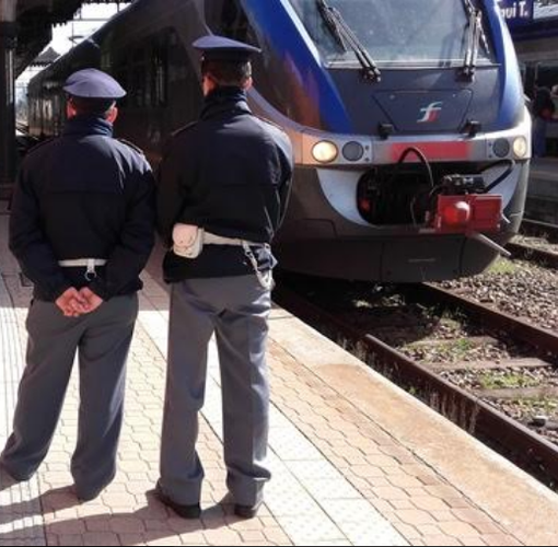 Nel bagaglio aveva merce rubata: nei guai un 49enne