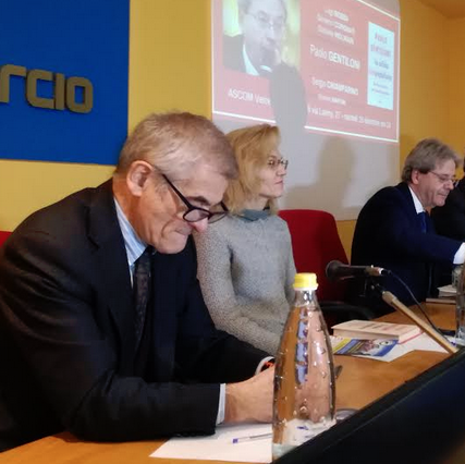 Il presidente Chiamparino, Roberta Martini, Paolo Gentiloni Il presidente Chiamparino, Roberta Martini, Paolo Gentiloni