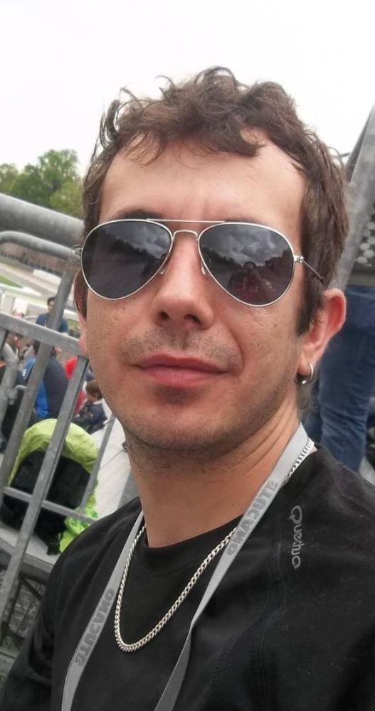 Rive si mobilita per l'addio a Simone Friolotto, morto a 39 anni Rive si mobilita per l'addio a Simone Friolotto, morto a 39 anni