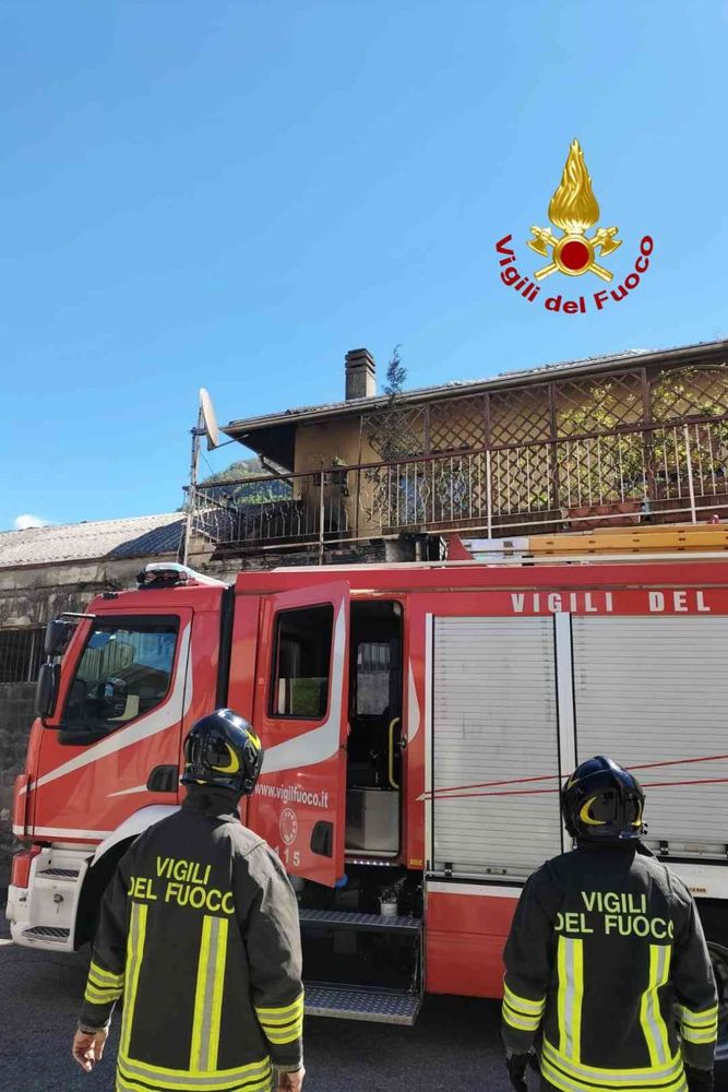 Incendio in terrazza: danni a Borgosesia