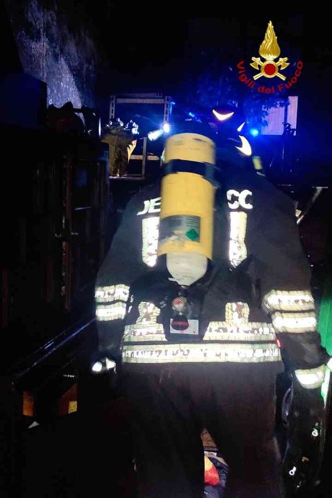 Incendio in un'abitazione di Santhià Incendio in un'abitazione di Santhià