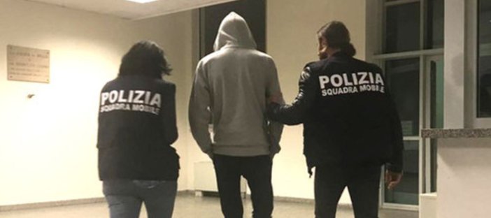 Investì la figlia con l'auto: marocchino di Livorno Ferraris espulso dall'Italia Investì la figlia con l'auto: marocchino di Livorno Ferraris espulso dall'Italia