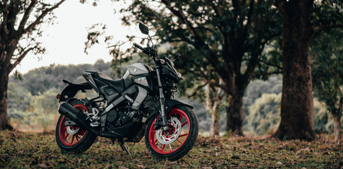 Risparmiare sull'assicurazione moto in inverno: i consigli per i motociclisti urbani