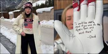 Olimpiadi, la storia di Sophia Kirkby: corre con le parole del papà sui guanti e cerca un fidanzato a Milano Cortina Olimpiadi, la storia di Sophia Kirkby: corre con le parole del papà sui guanti e cerca un fidanzato a Milano Cortina