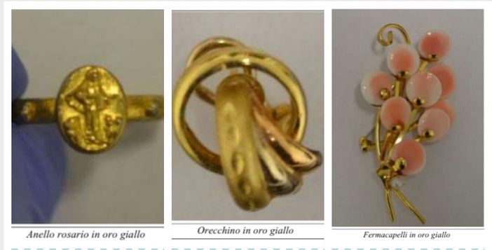 In fuga da carabinieri, causano un incidente. Nell'auto gioielli di dubbia provenienza In fuga da carabinieri, causano un incidente. Nell'auto gioielli di dubbia provenienza