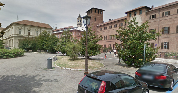 Piazza Amedeo IX, piazza Cavour, parchi e case Atc: il Comune investe 5,5 milioni Piazza Amedeo IX, piazza Cavour, parchi e case Atc: il Comune investe 5,5 milioni