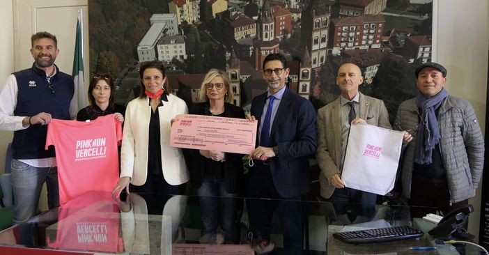 Pink Run: raccolti 2mila euro per il Centro antiviolenza Eos Pink Run: raccolti 2mila euro per il Centro antiviolenza Eos